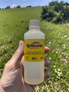 RYVALURES - WORM OIL-KONZERVANT GUMOVÝCH NÁSTRAH 1000ML.